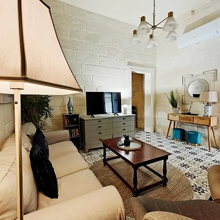 Birgu 3 *